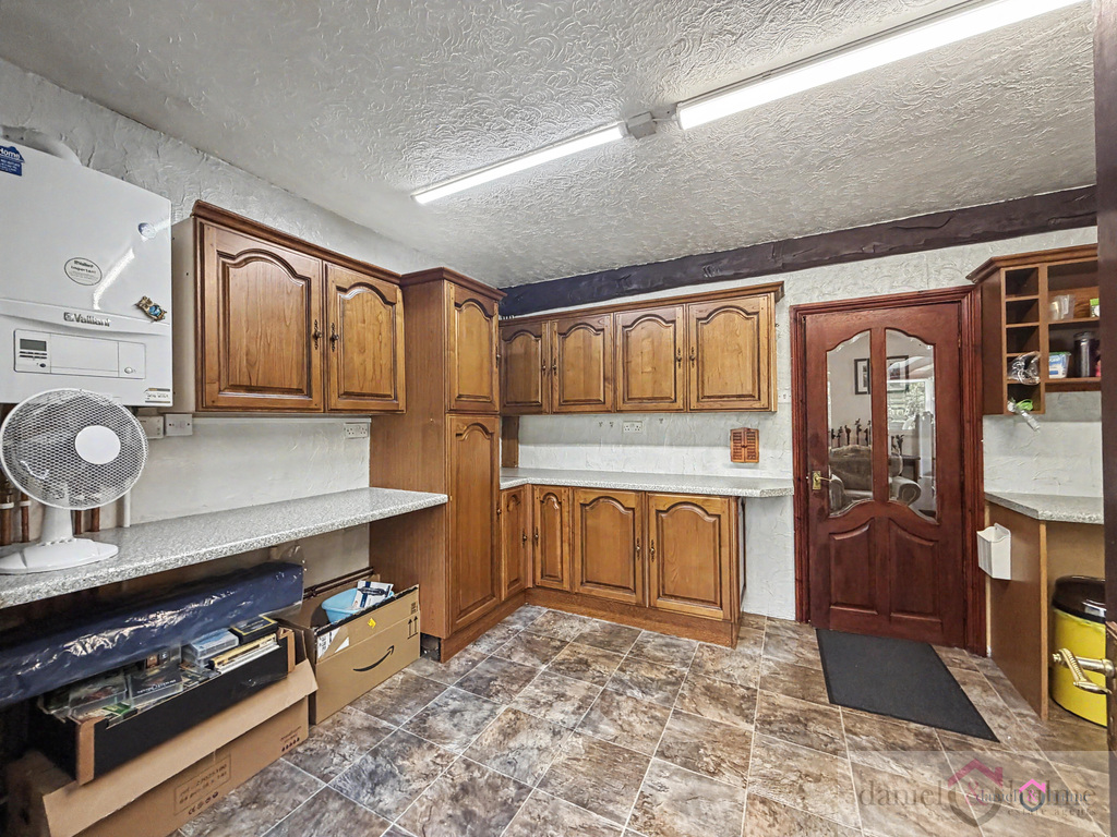 Beatty Road, Leek, Staffordshire, ST13 6HG, photo 12