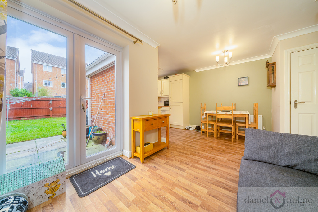 3 Clover Grove, Leekbrook, photo 7