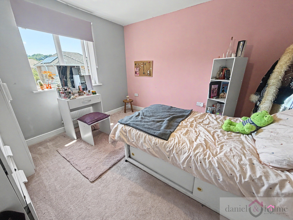 3 Clover Grove, Leekbrook, photo 14