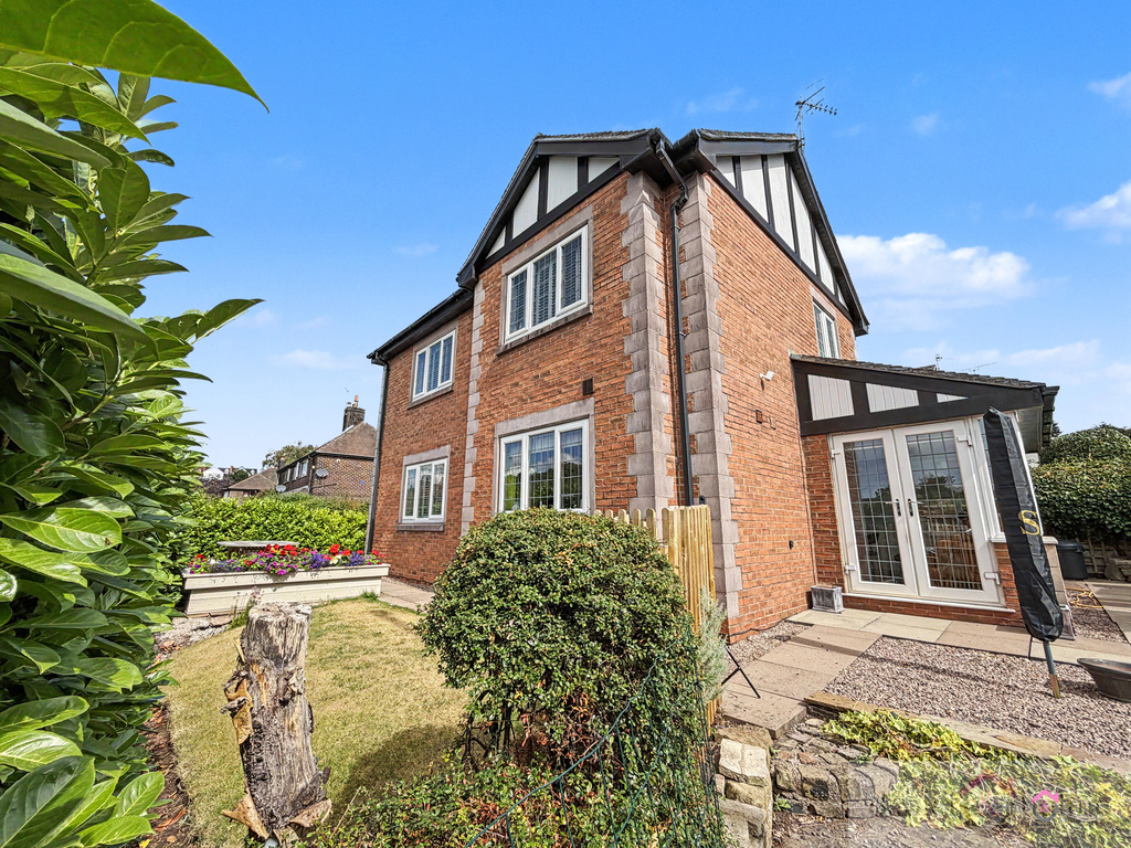 Hampton Court, Leek, Staffordshire, ST13 8XZ