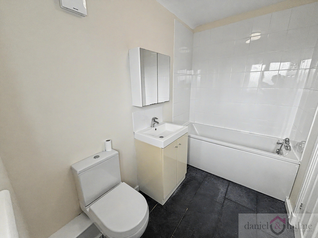 Sandy Haven Lansdowne Close, Leek, Staffordshire, photo 11