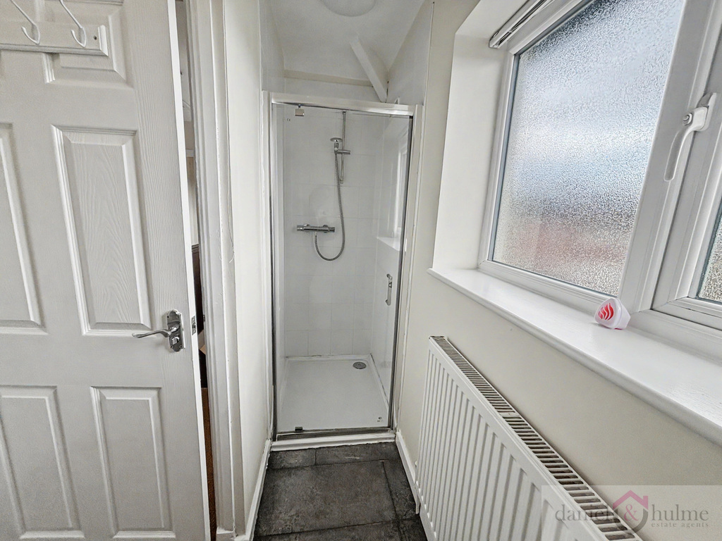 Sandy Haven Lansdowne Close, Leek, Staffordshire, photo 15