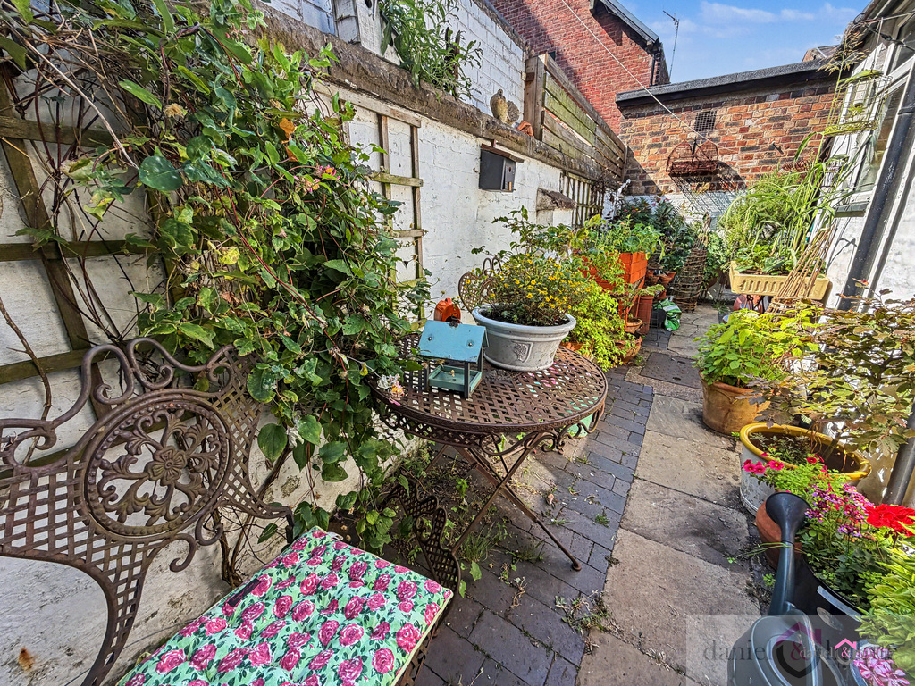 Portland Street, Leek, Staffordshire, ST13 6LA, photo 24
