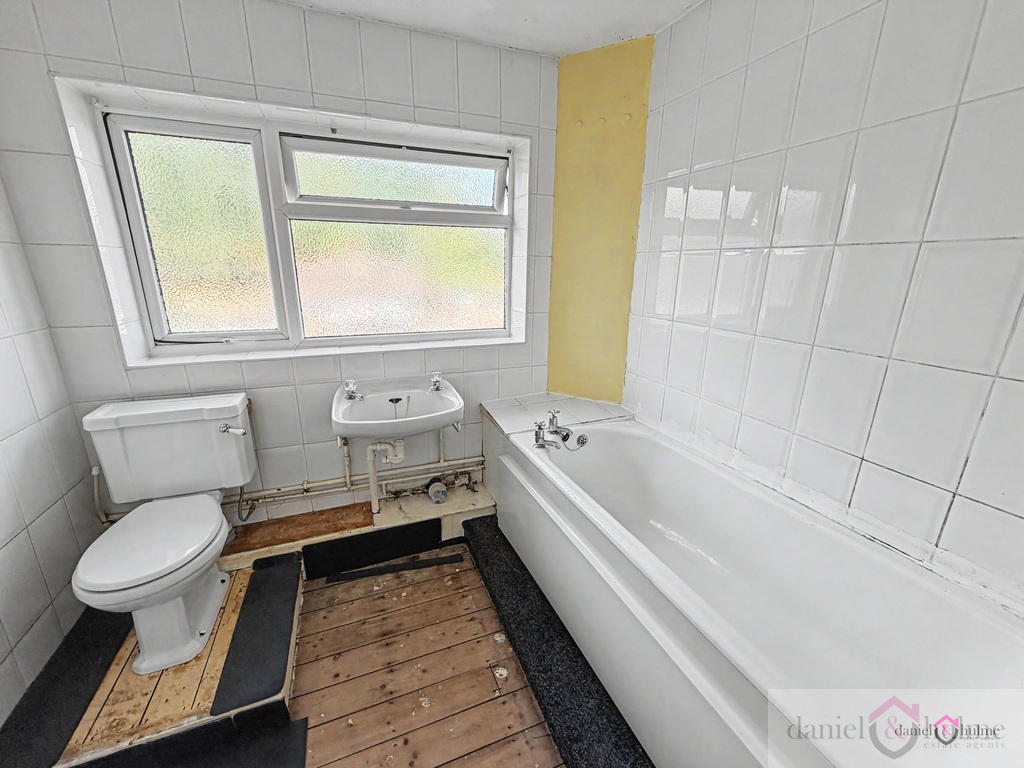 Westwood Heath Road, Leek, Staffordshire, ST13 8LL, photo 11