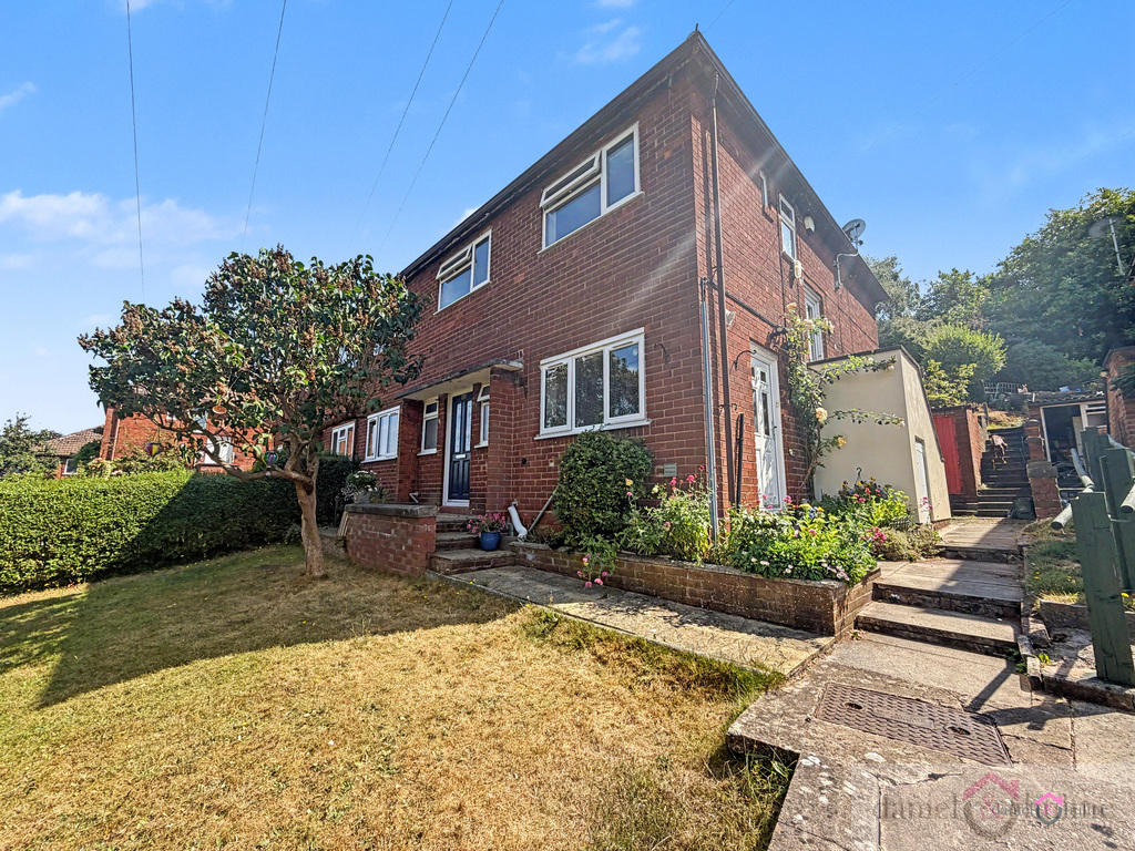 Westwood Heath Road, Leek, Staffordshire, ST13 8LL