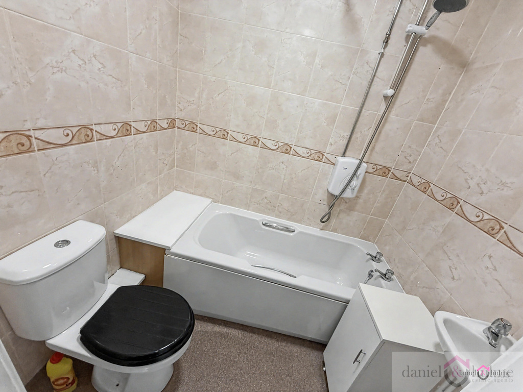 Gladstone Street, Leek, Staffordshire, ST13 5EP, photo 11