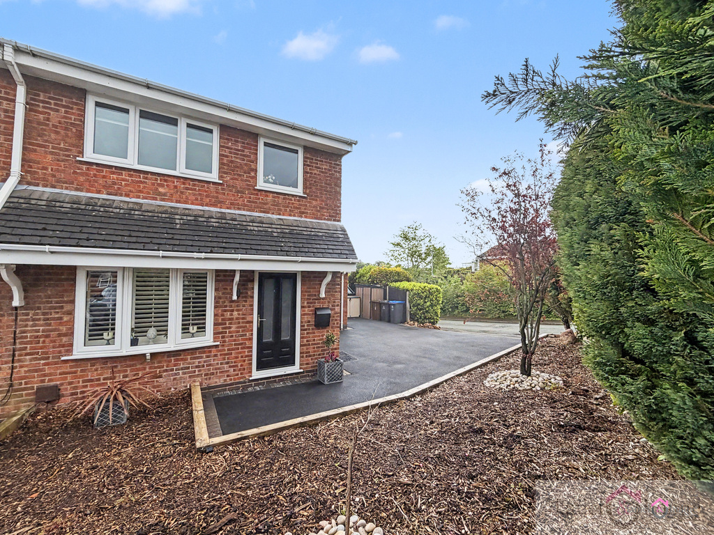 Rennie Crescent, Cheddleton, Leek, Staffordshire, ST13 7HD, photo 2