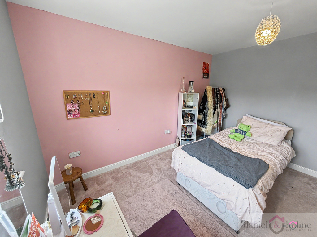 3 Clover Grove, Leekbrook, photo 18
