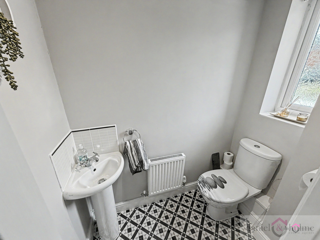 3 Clover Grove, Leekbrook, photo 14
