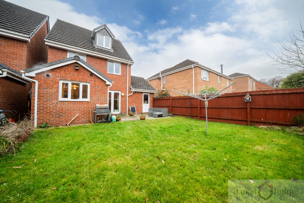 3 Clover Grove, Leekbrook, photo 4