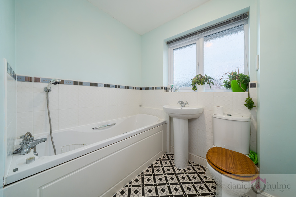 3 Clover Grove, Leekbrook, photo 21