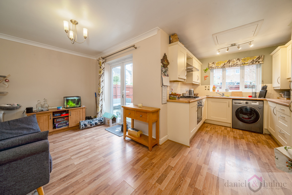 3 Clover Grove, Leekbrook, photo 10