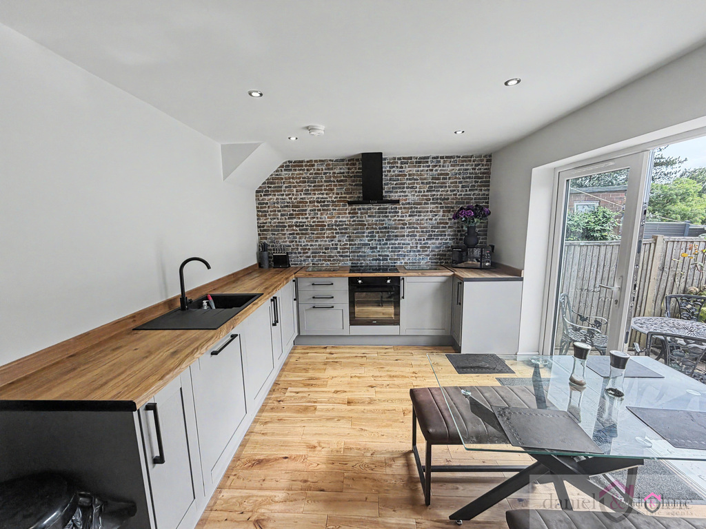 Fair View Road, Leek, Staffordshire, ST13 5BY, photo 6