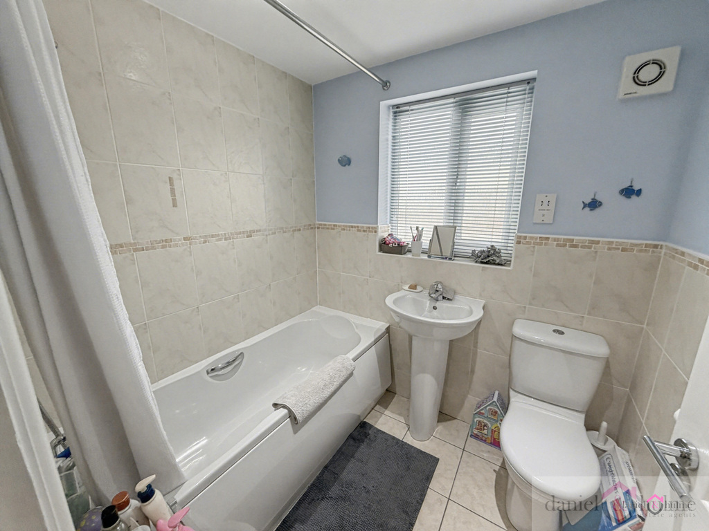 Lyndale Close, Leek, Staffordshire, ST13 5AQ, photo 14