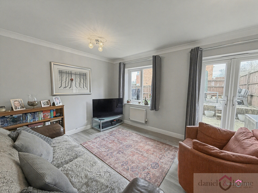 Lyndale Close, Leek, Staffordshire, ST13 5AQ, photo 7