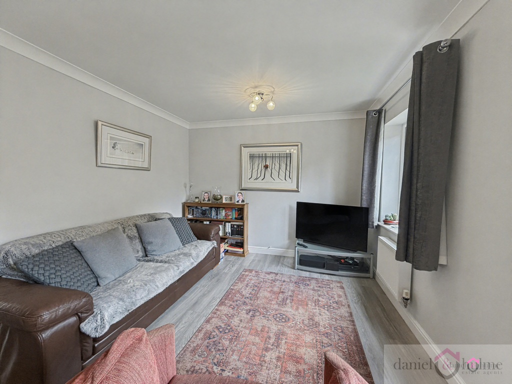 Lyndale Close, Leek, Staffordshire, ST13 5AQ, photo 6