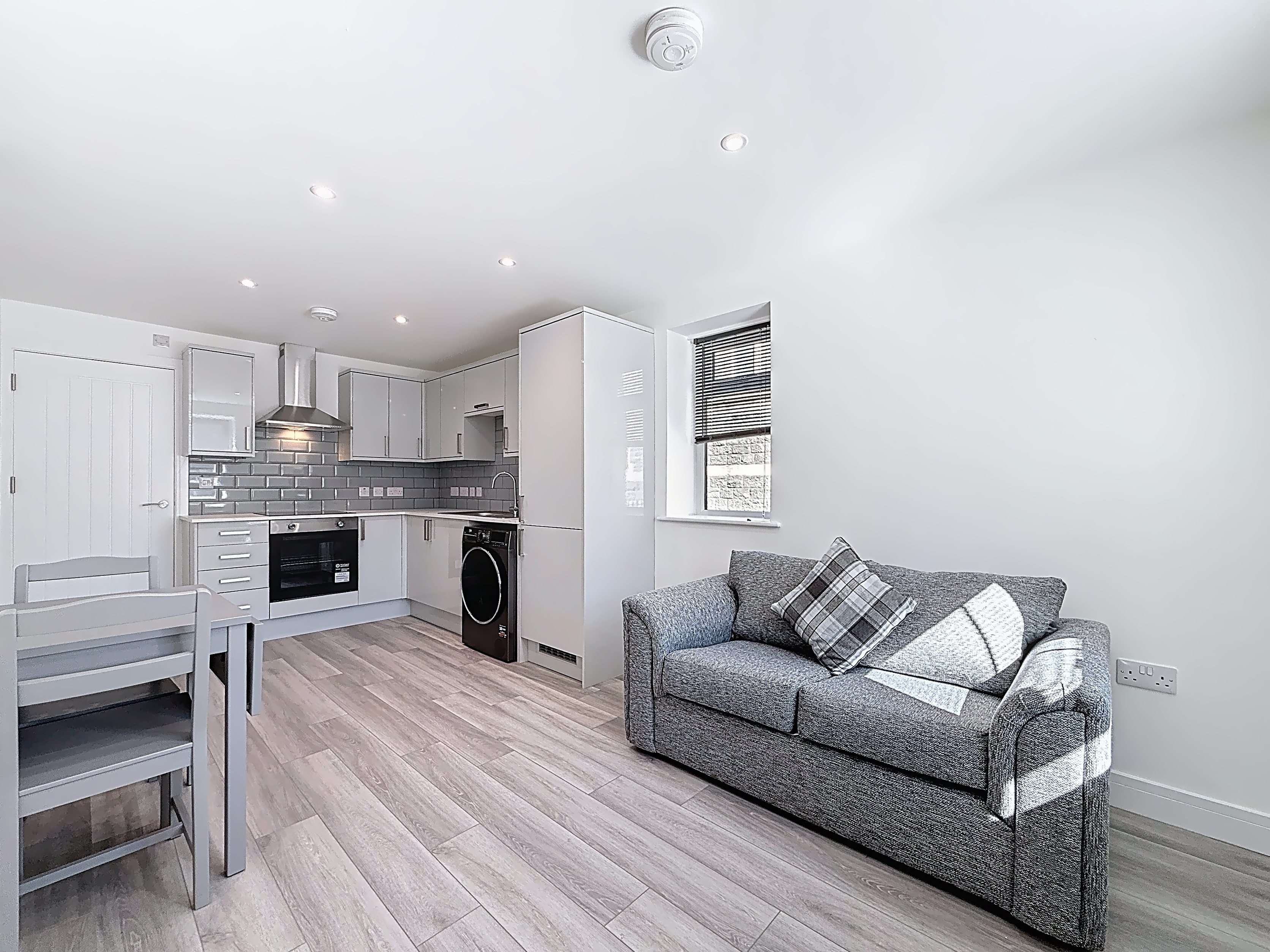 Open Plan Living Room / Kitchen