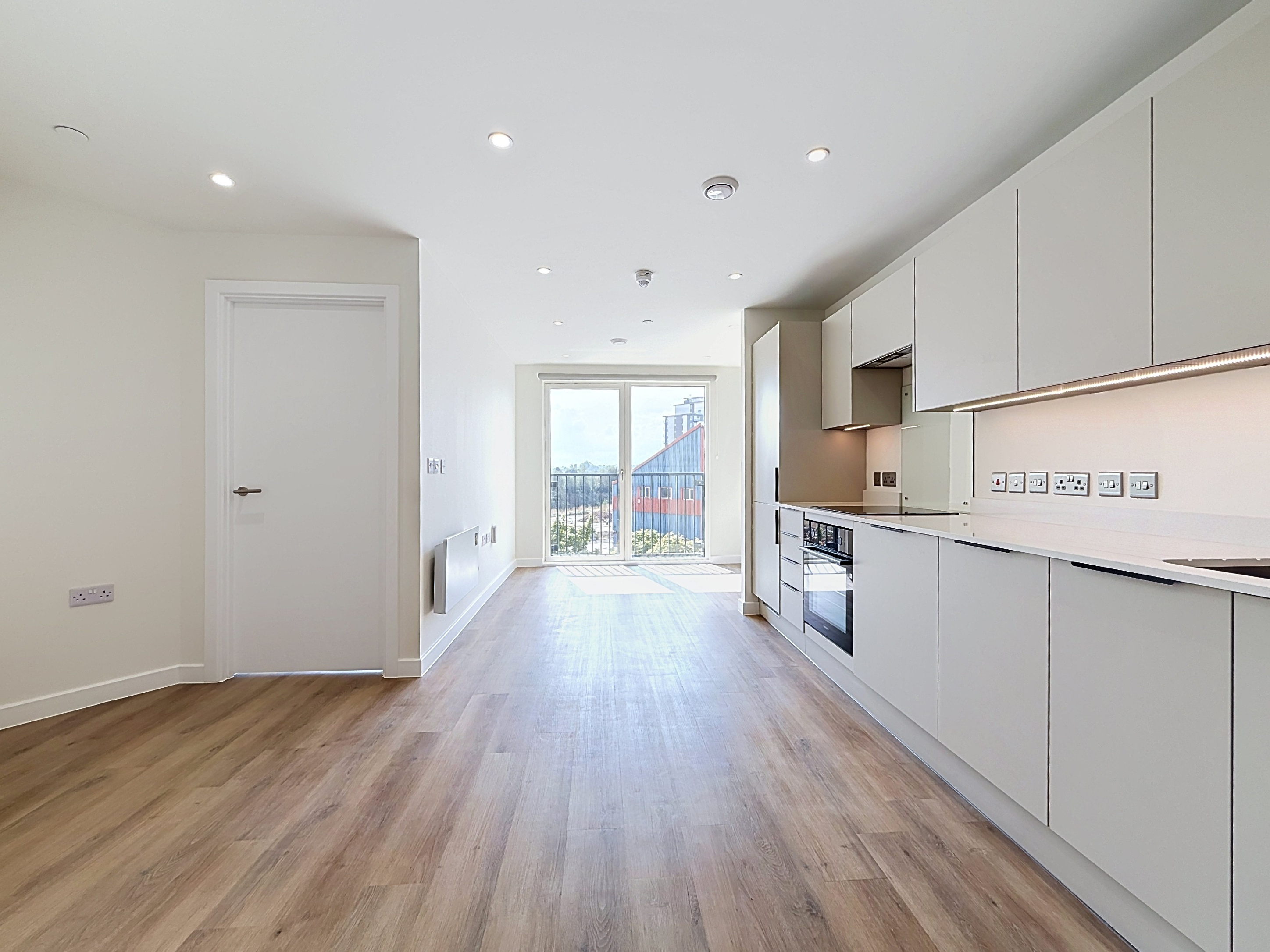 Dumballs Road, Cardiff, CF10, photo 4