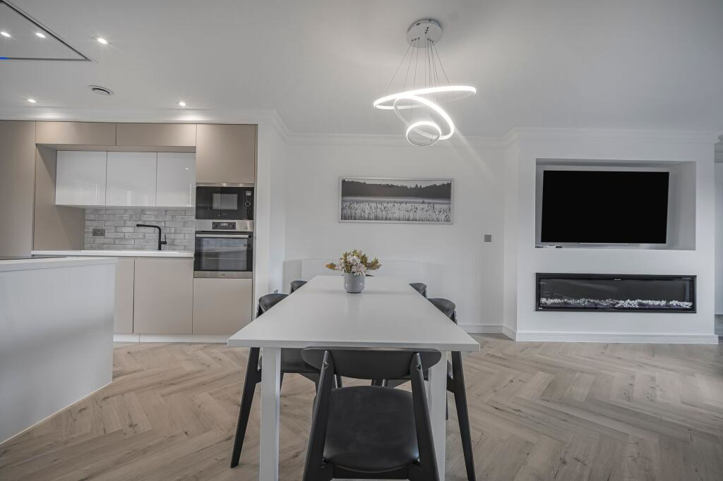 Maes Thornton, Rassau, NP23, photo 17