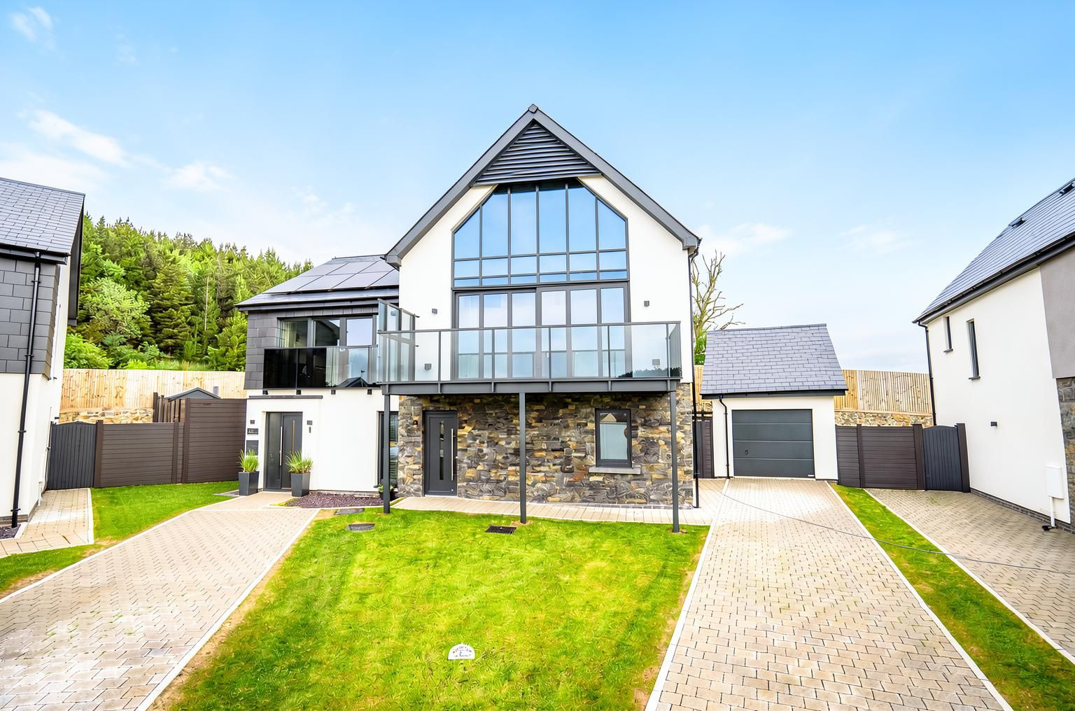 Maes Thornton, Rassau, NP23, photo 2