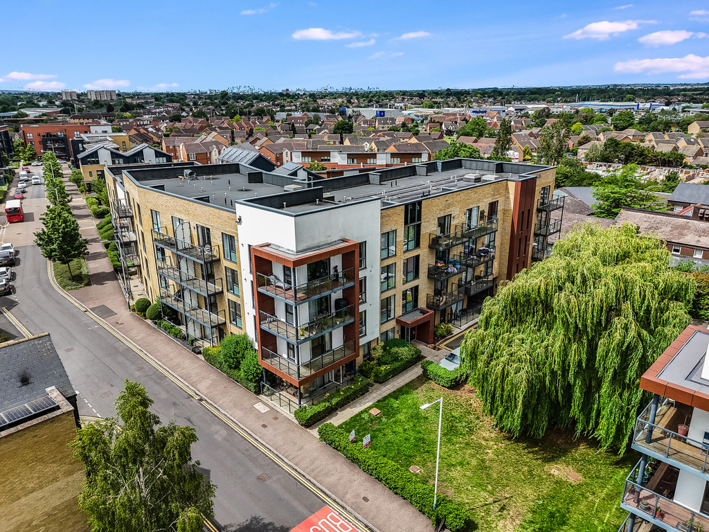 Ashflower Drive, Harold Wood, Romford, photo 4