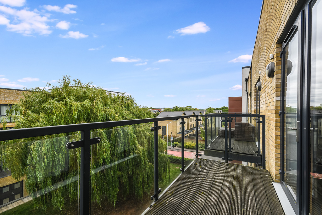 Ashflower Drive, Harold Wood, Romford, photo 5