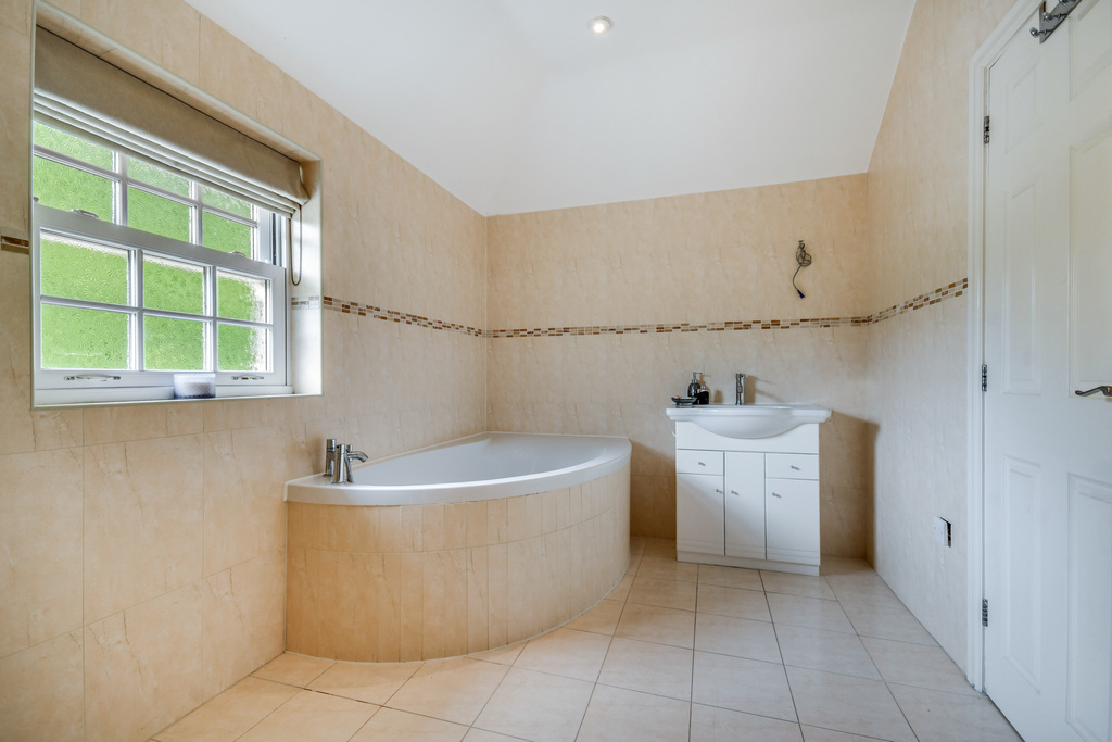Bristowe Avenue, Great Baddow, Chelmsford, photo 22