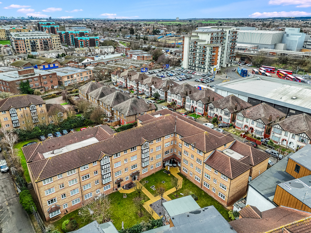Gibson Court, Regarth Avenue, Romford, photo 20