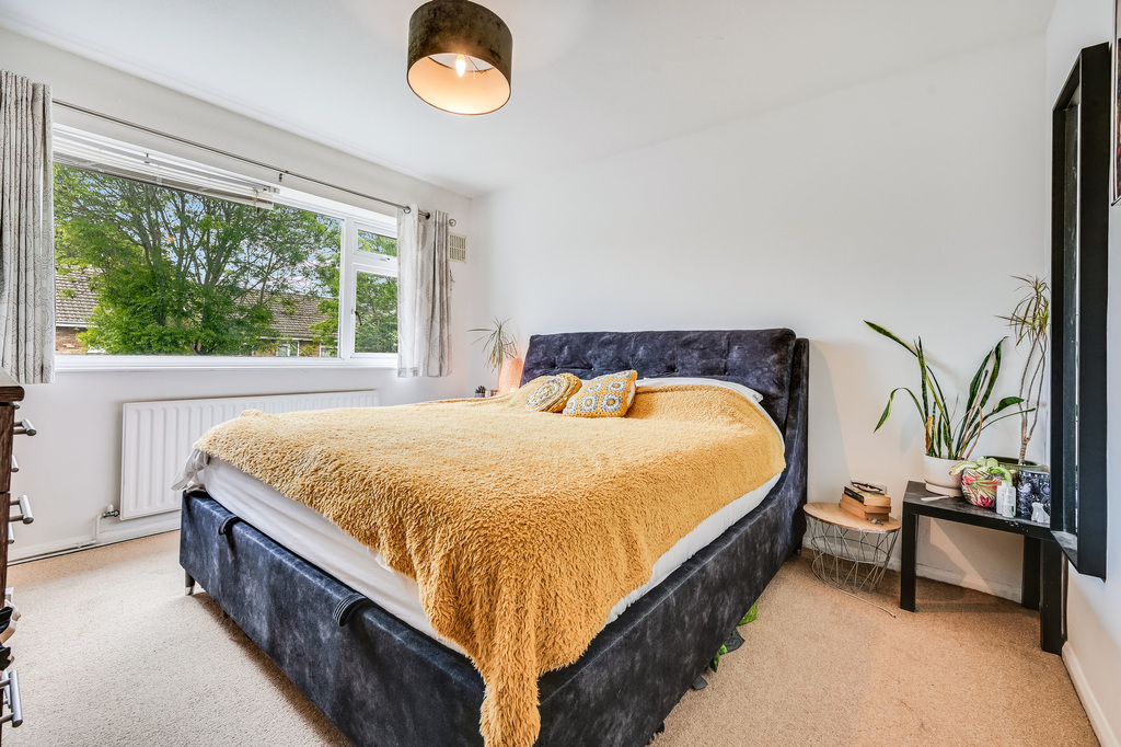 Hurstwood Avenue, Pilgrims Hatch, Brentwood, photo 4