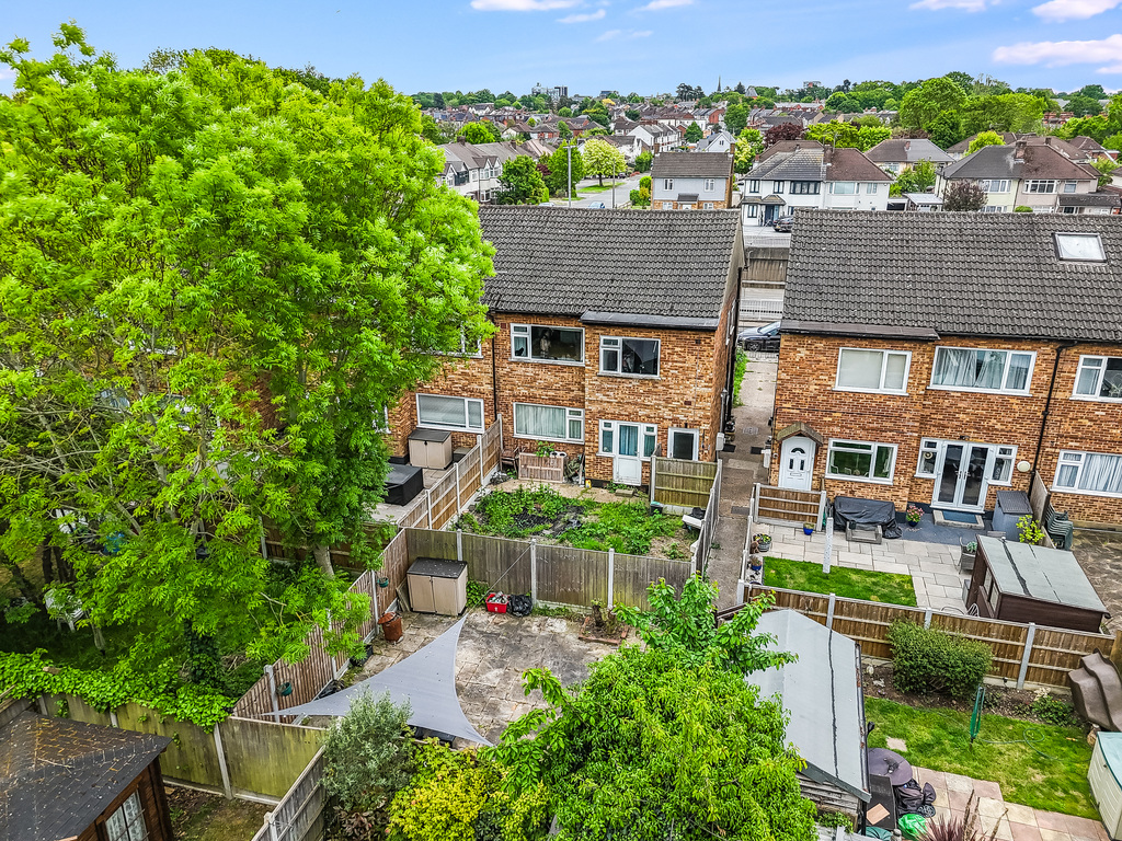 Hurstwood Avenue, Pilgrims Hatch, Brentwood, photo 8