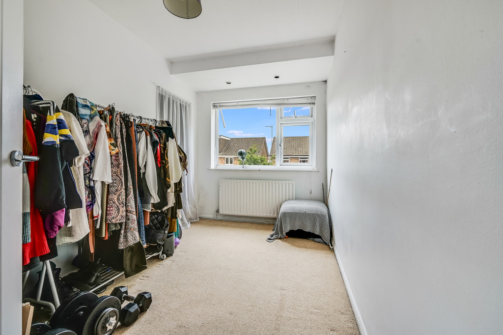 Hurstwood Avenue, Pilgrims Hatch, Brentwood, photo 5