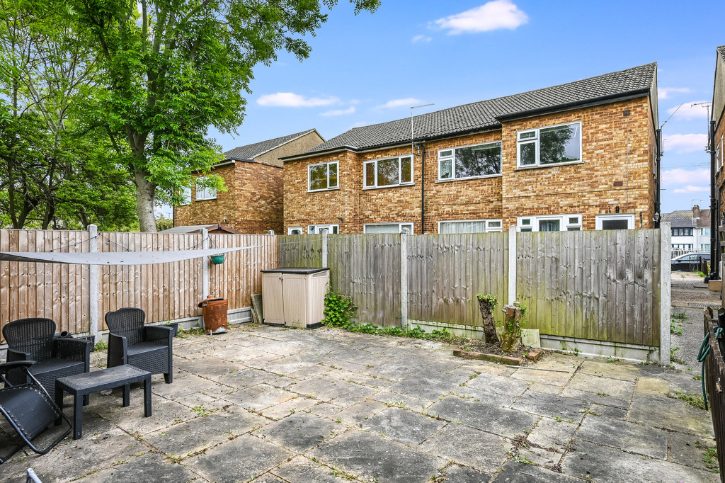 Hurstwood Avenue, Pilgrims Hatch, Brentwood, photo 7