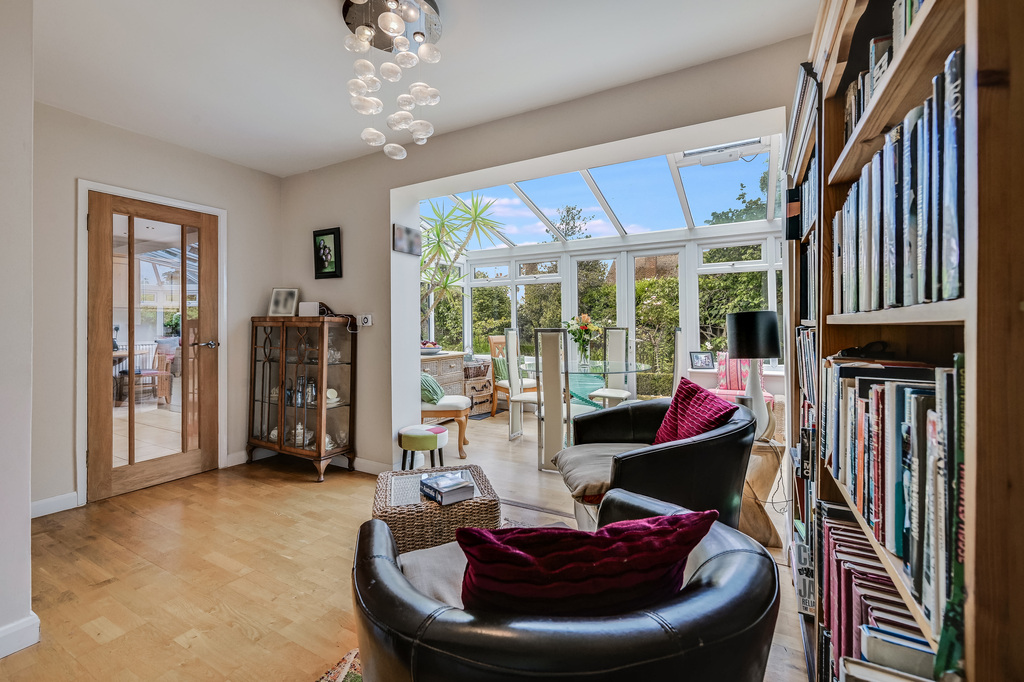 North Drive, Great Baddow, Chelmsford, photo 4