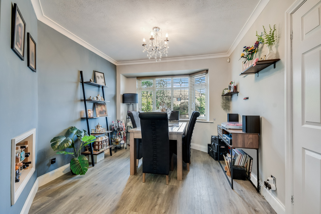 Baddow Hall Crescent, Great Baddow, Chelmsford, photo 6
