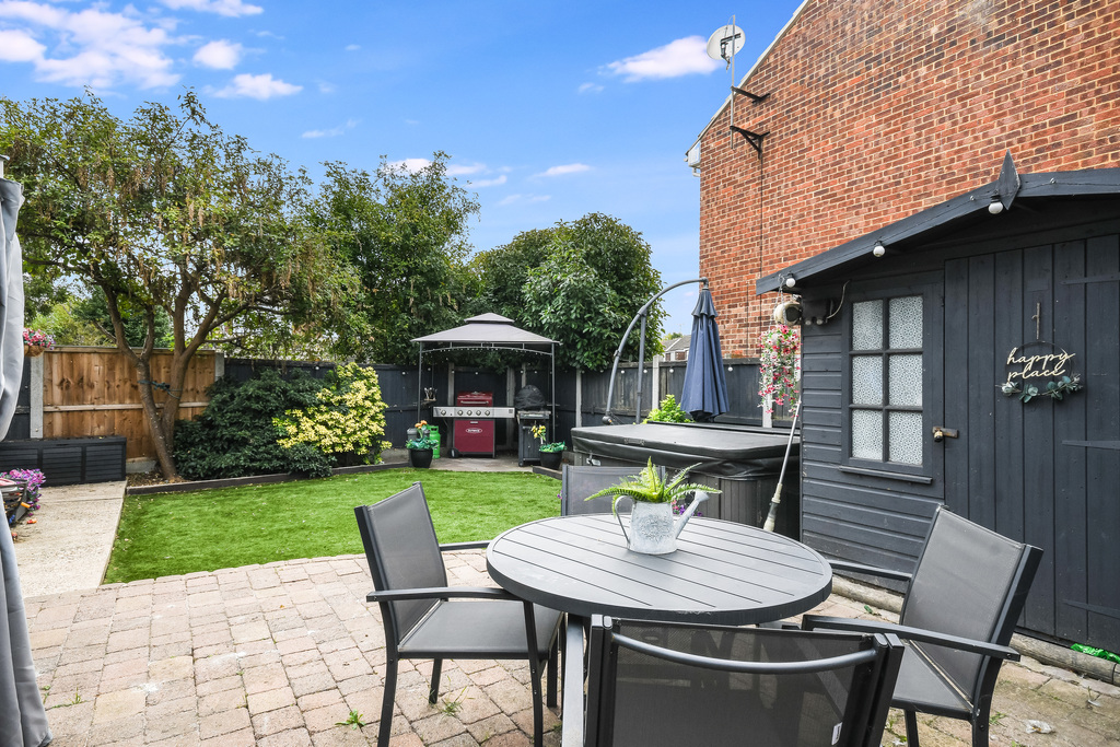 Baddow Hall Crescent, Great Baddow, Chelmsford, photo 17