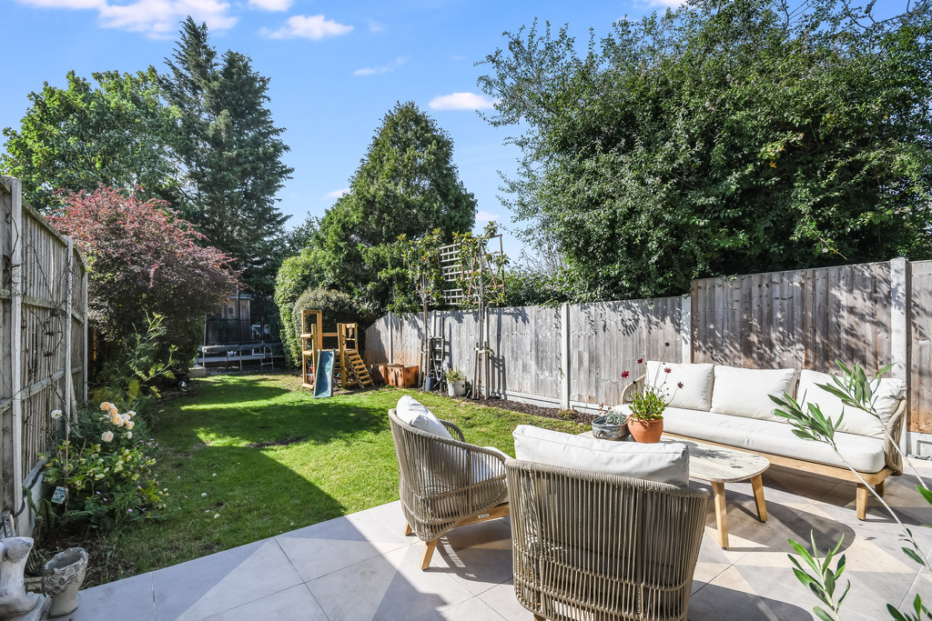 Cloverly Road, Ongar, Essex, photo 5