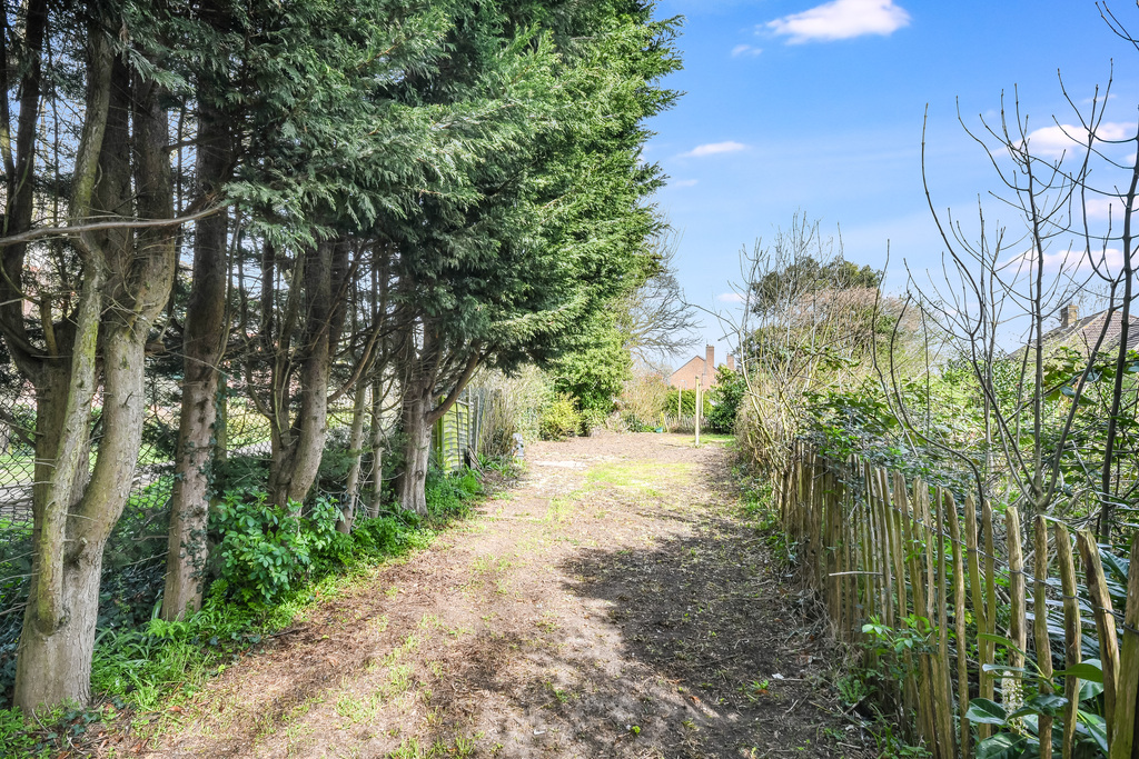 Whittington Road, Hutton, Brentwood, photo 11