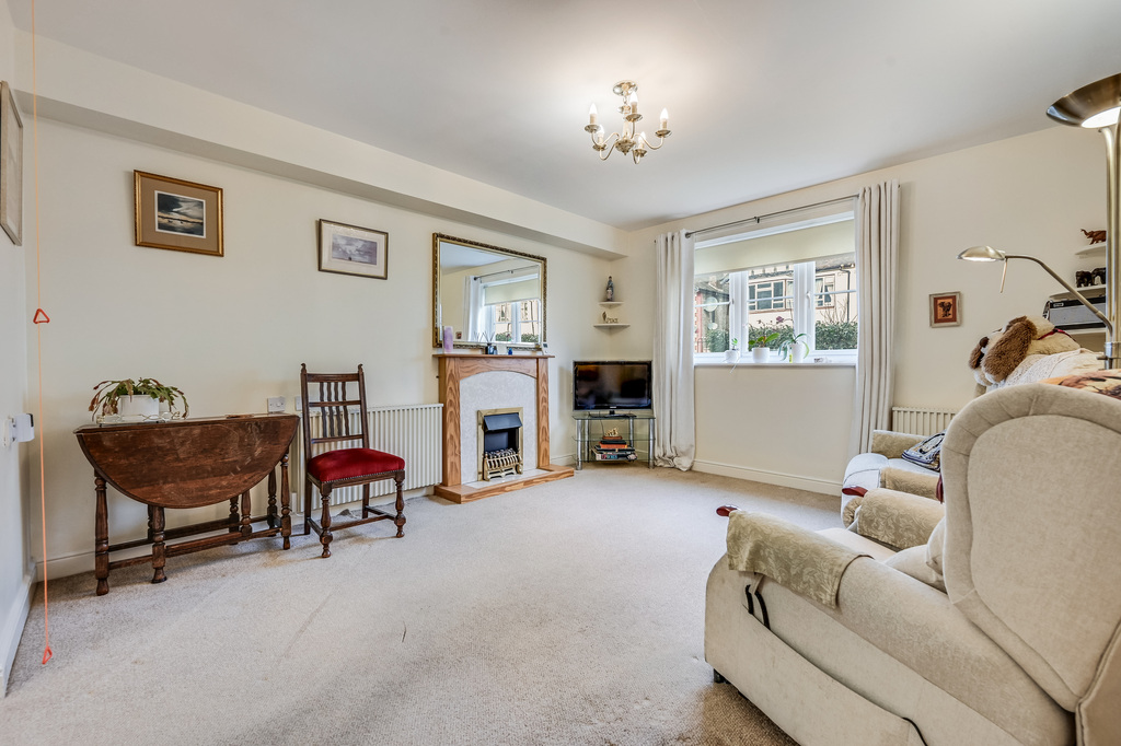 Gibson Court, Regarth Avenue, Romford, photo 5