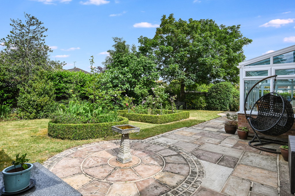 North Drive, Great Baddow, Chelmsford, photo 22