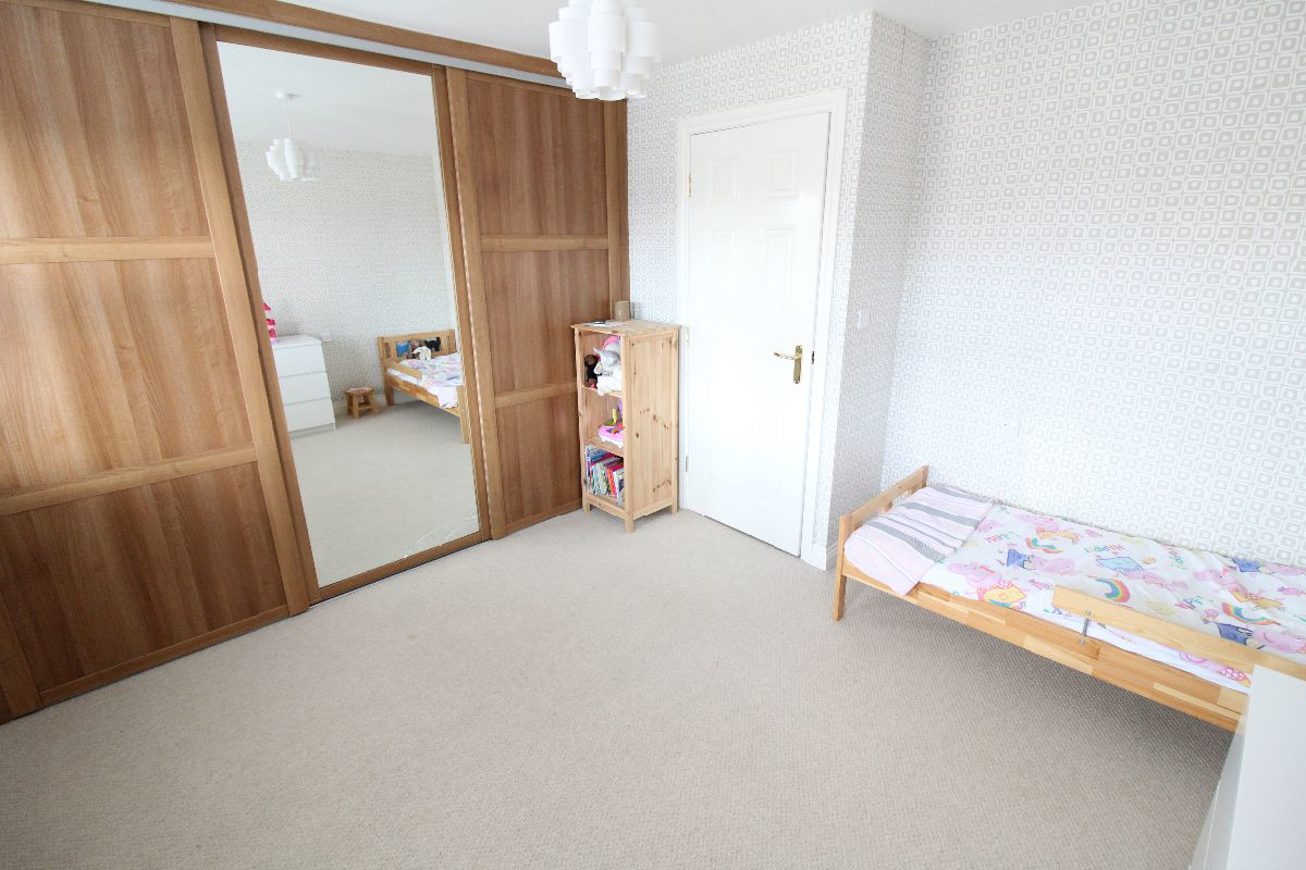 Chestnut Drive, Moorfields, photo 6