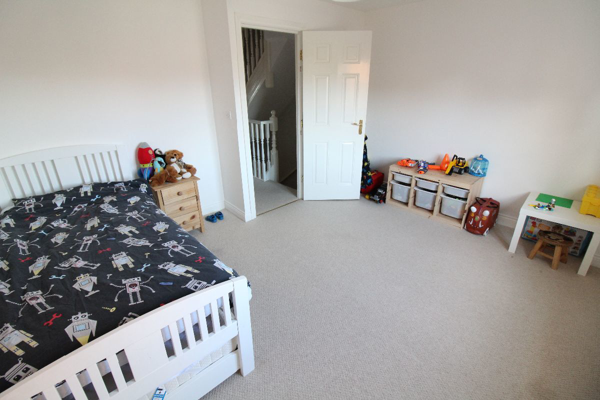 Chestnut Drive, Moorfields, photo 5
