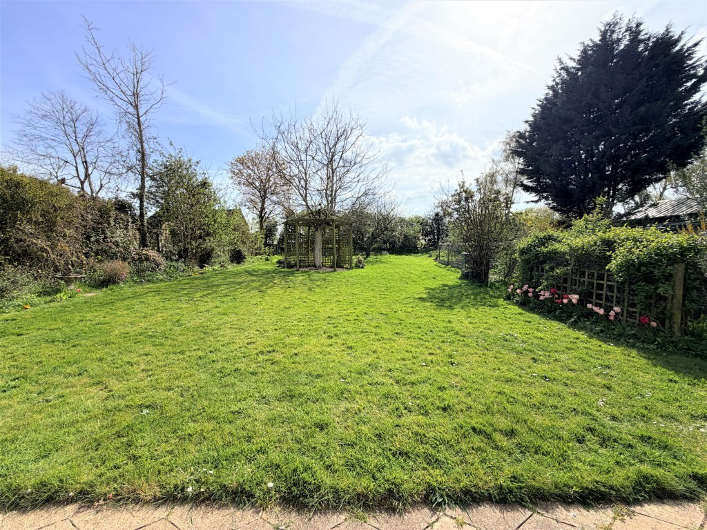 Main Road, Chelmondiston, Ipswich, Suffolk, photo 34