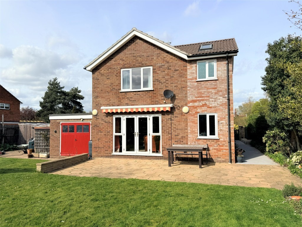 Main Road, Chelmondiston, Ipswich, Suffolk, photo 37