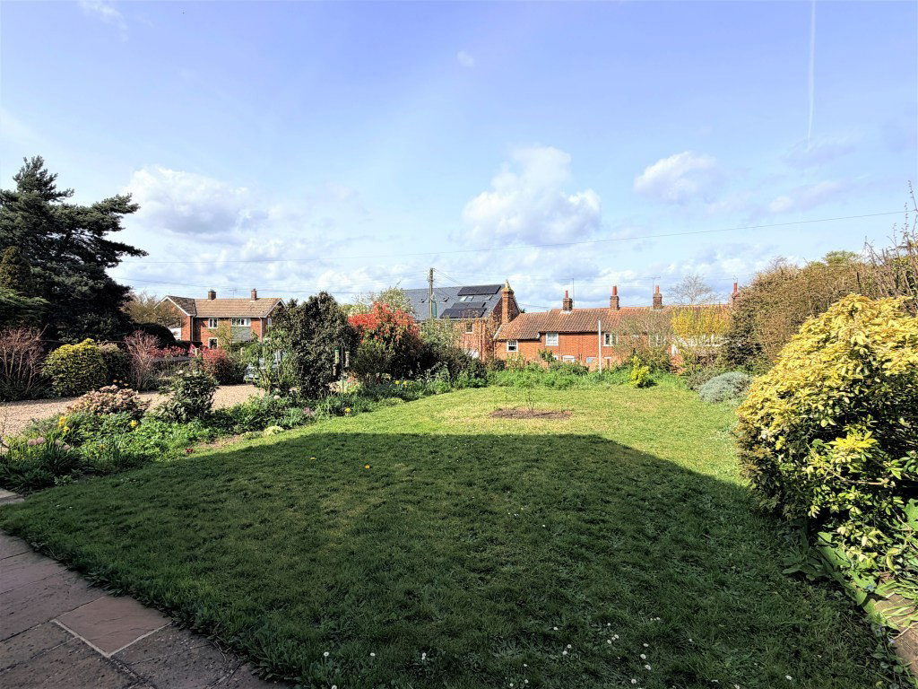Main Road, Chelmondiston, Ipswich, Suffolk, photo 33