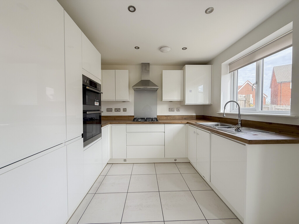 Vale View Road, Sproughton, Ipswich, Suffolk, photo 2