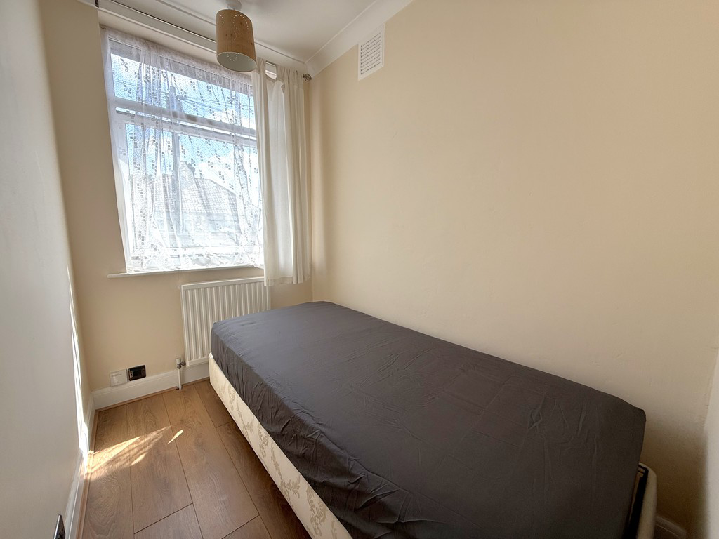 Bernard Crescent, Ipswich, Suffolk, photo 11