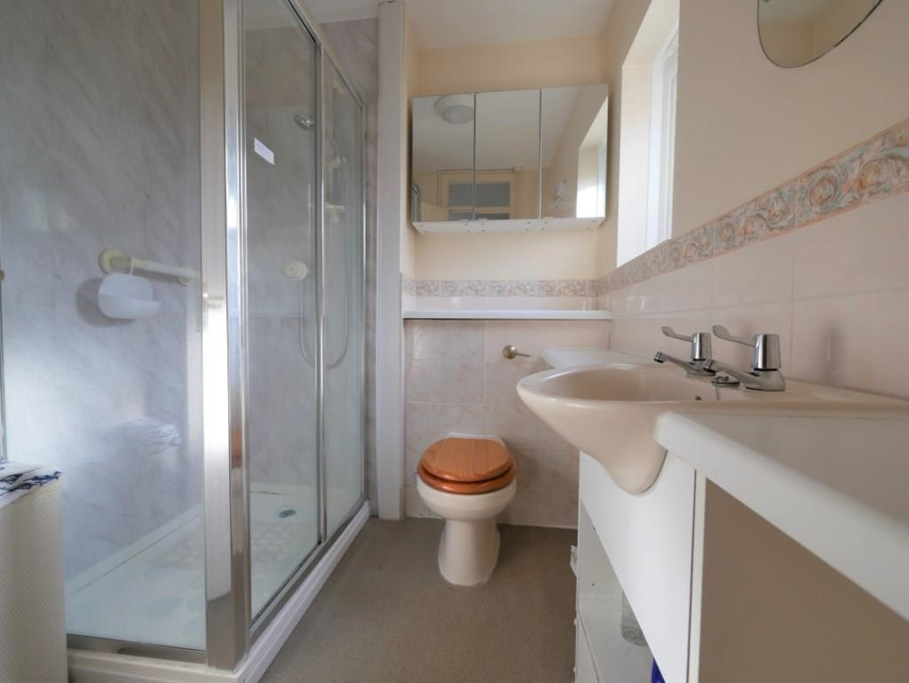 BEDROOM1 EN-SUITE