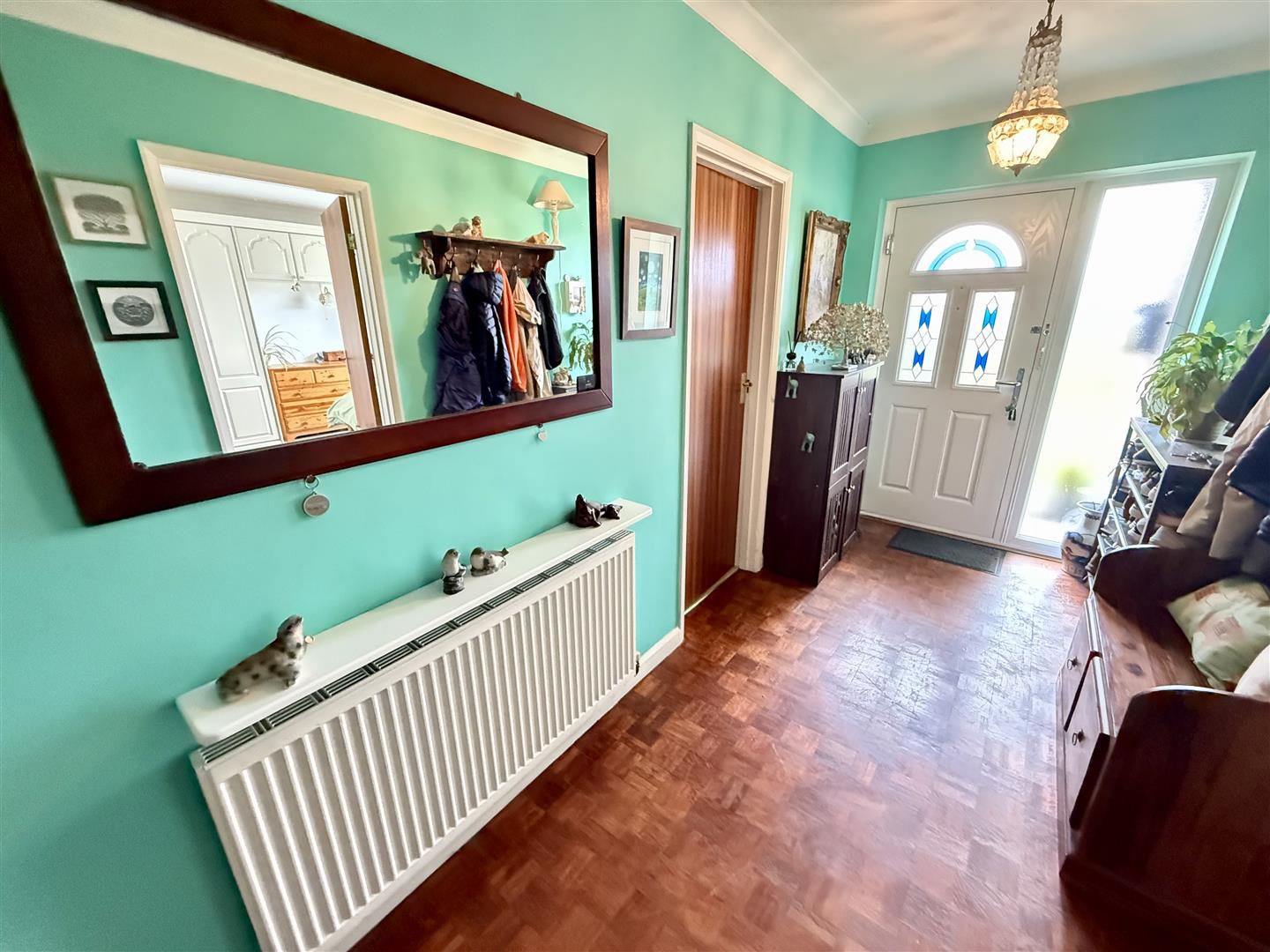 SPACIOUS HALLWAY