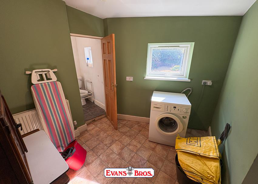 Waterloo Terrace, Carmarthen, photo 7