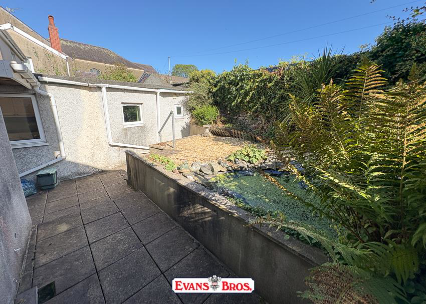 Waterloo Terrace, Carmarthen, photo 13